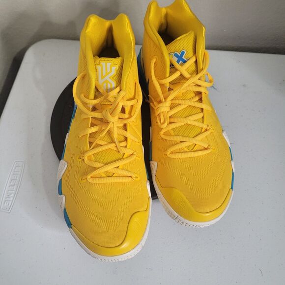 Nike Kyrie 4 Kix size 11 men 2018 bv0425-700 yellow blue athletic amarillo